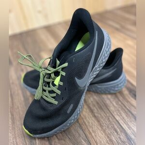 Men’s Nike Revolution Tennis Shoe